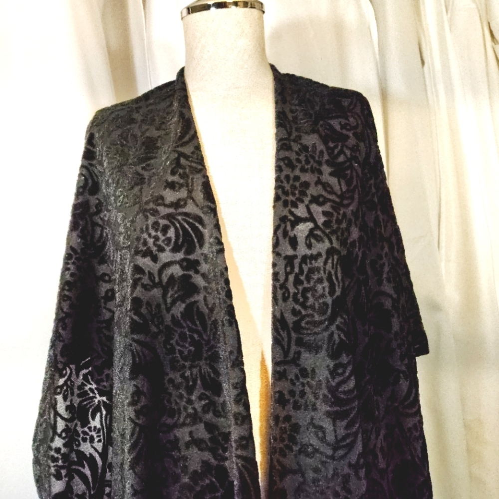 Tassled Poncho Black Paisley, hip length, See thru, Open front, closed back,S-XL - Picture 7 of 7